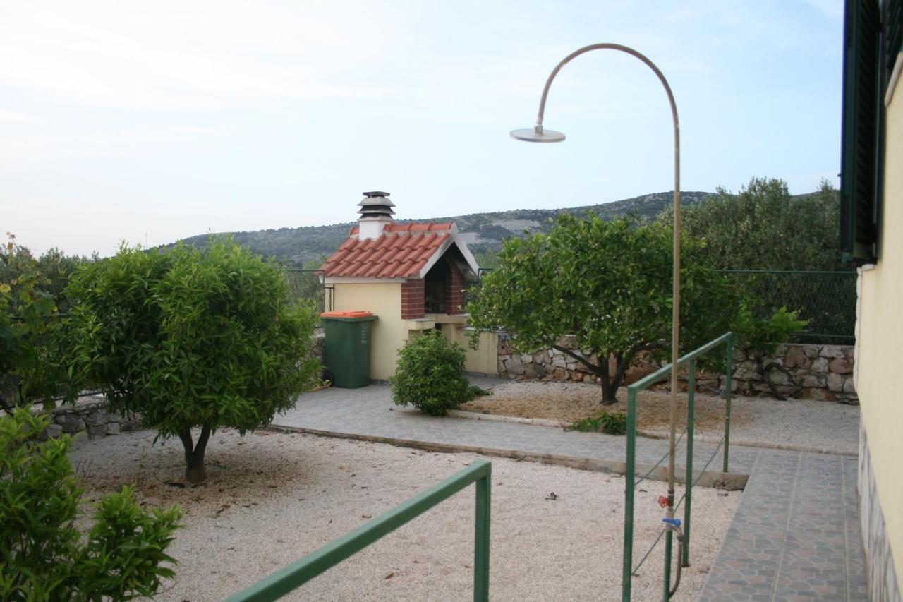 Apartman Laura Primosten Exterior photo